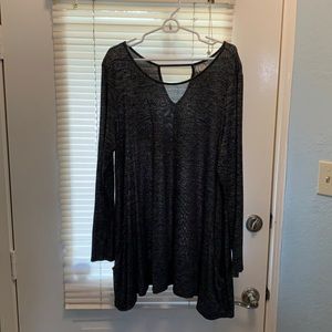 Gray scoop neck long sleeve t-shirt